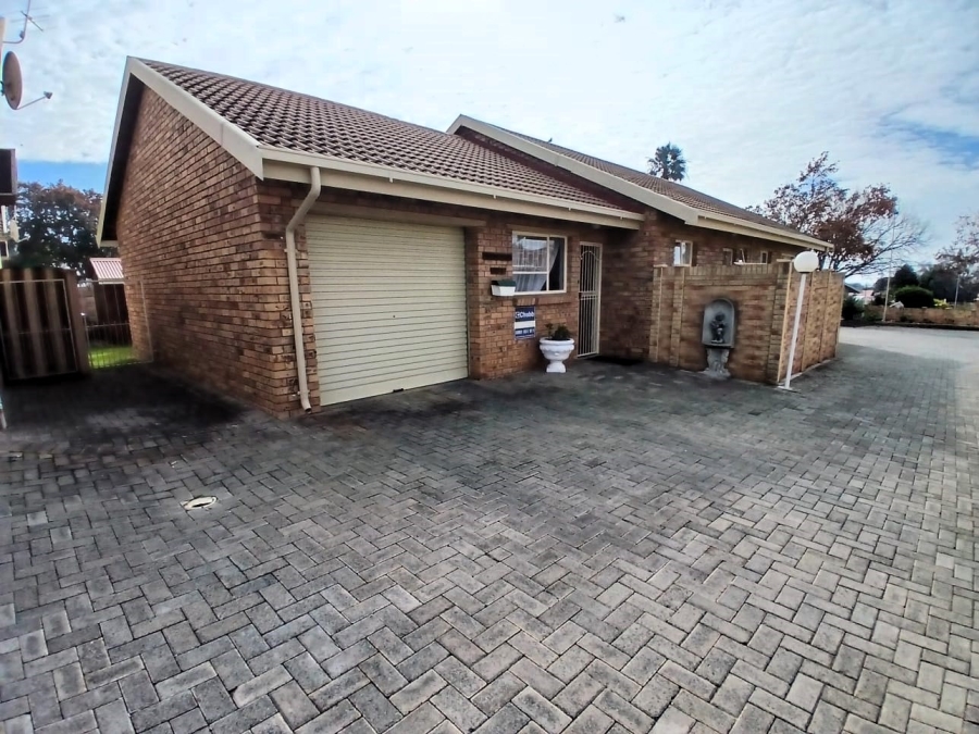 3 Bedroom Property for Sale in Uitsig Free State
